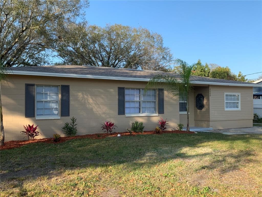 8008 TUDOR PLACE TAMPA, FL 33610