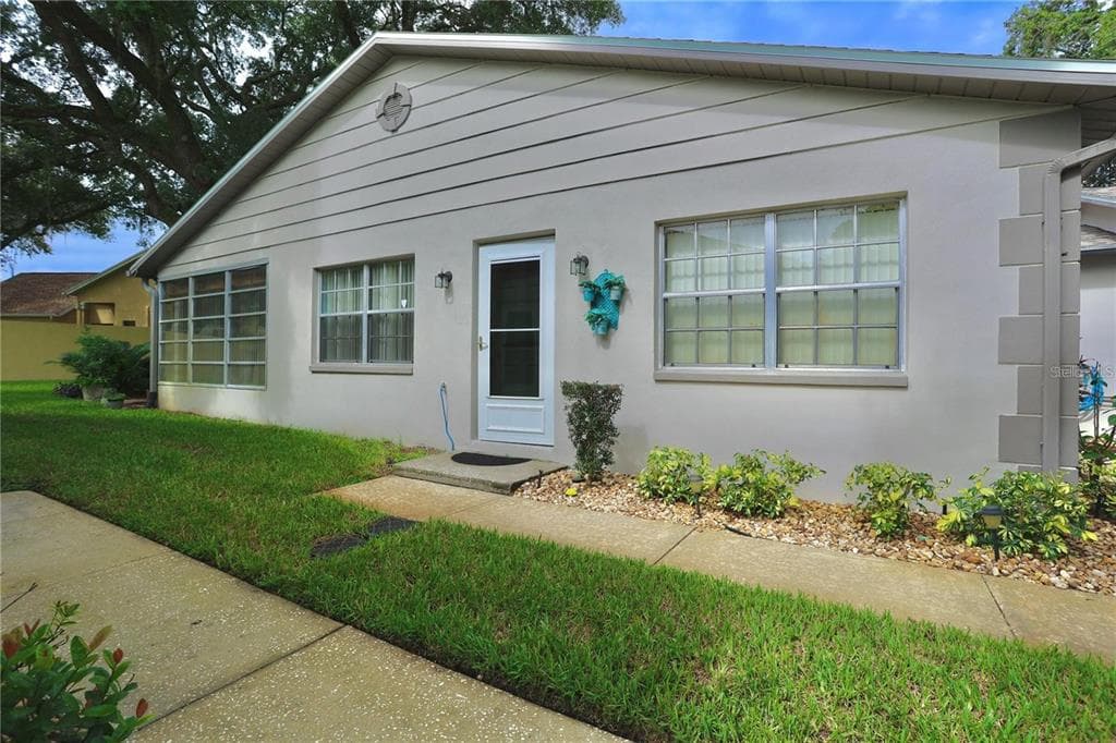 3718 RIVER OAKS COURT NEW PORT RICHEY, FL 34655