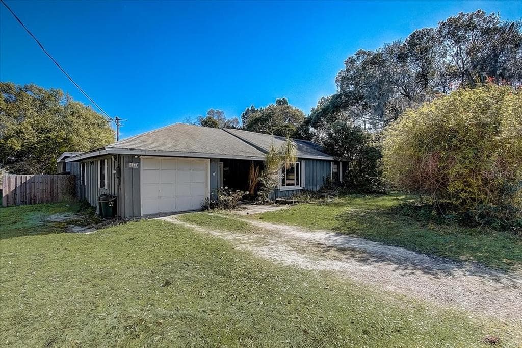 211 S TRIPLET LAKE DRIVE CASSELBERRY, FL 32707