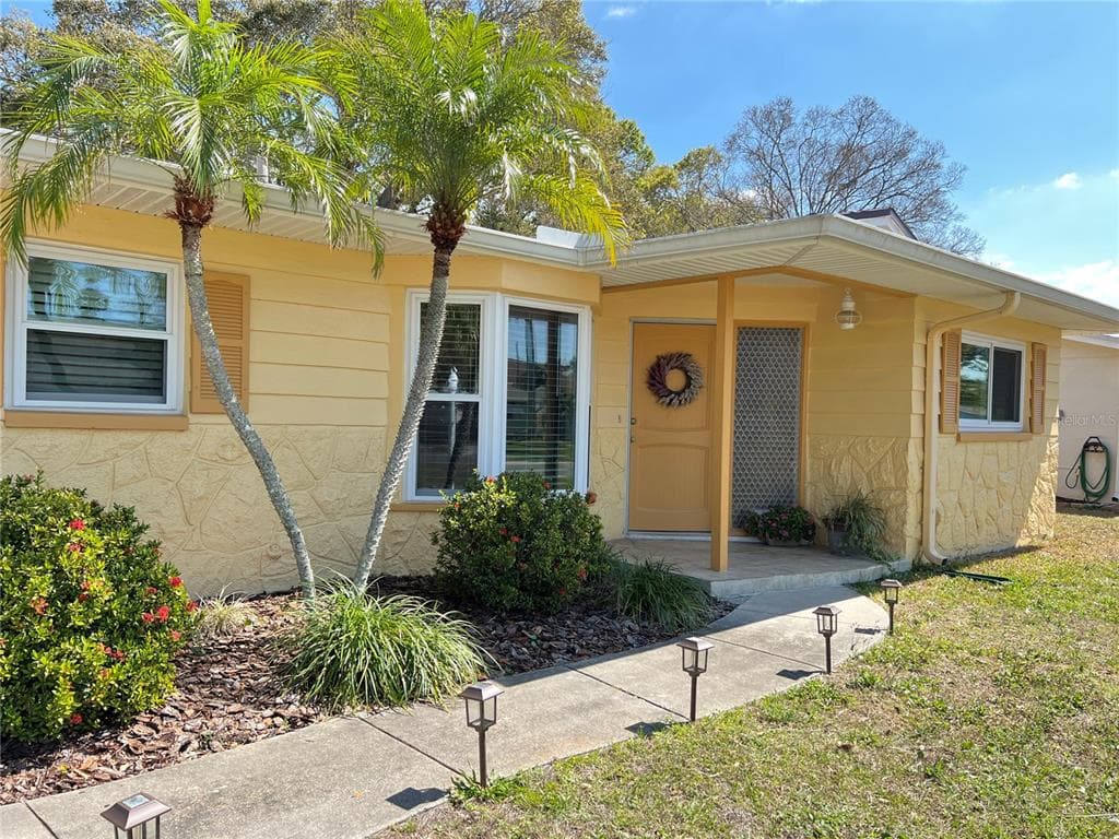 2029 DOUGLAS AVENUE DUNEDIN, FL 34698