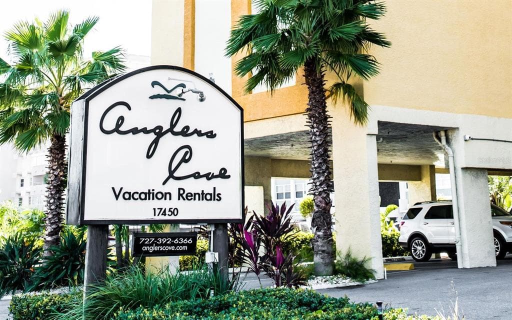 17450 GULF BOULEVARD UNIT 108 REDINGTON SHORES, FL 33708