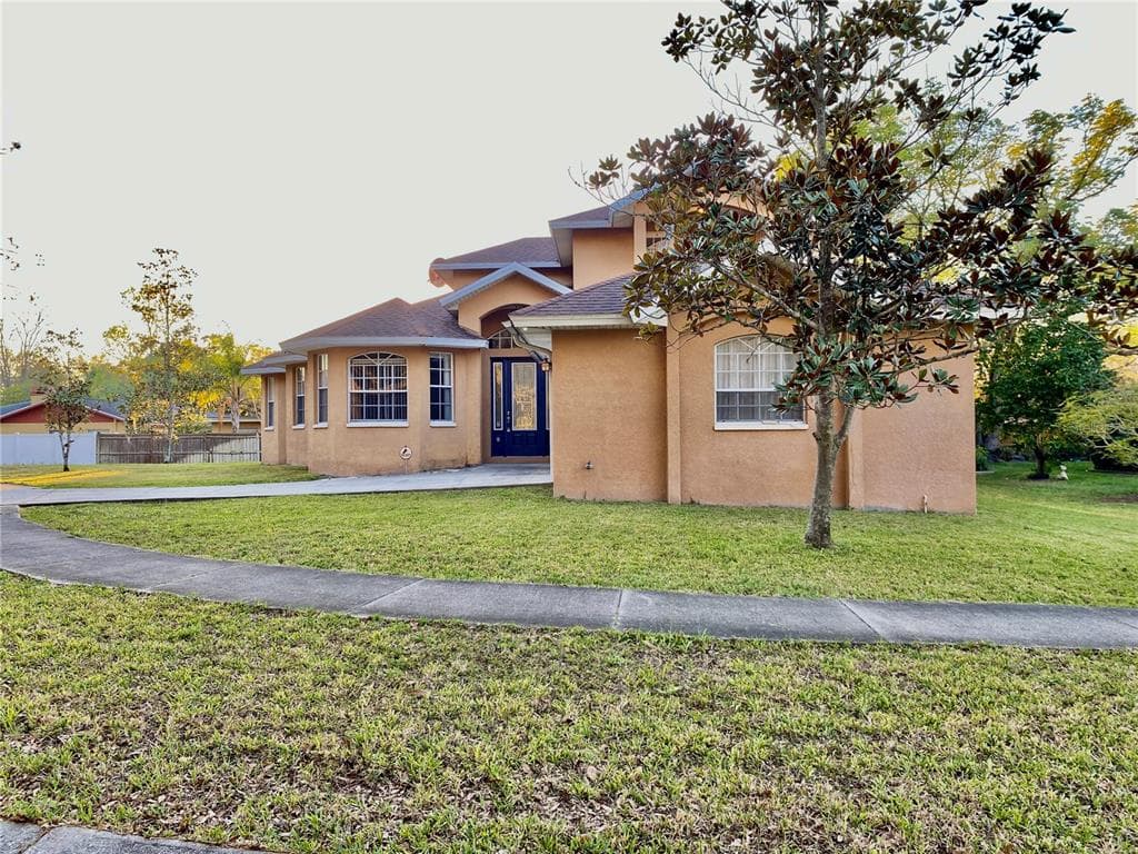 4015 WOODACRE LANE TAMPA, FL 33624