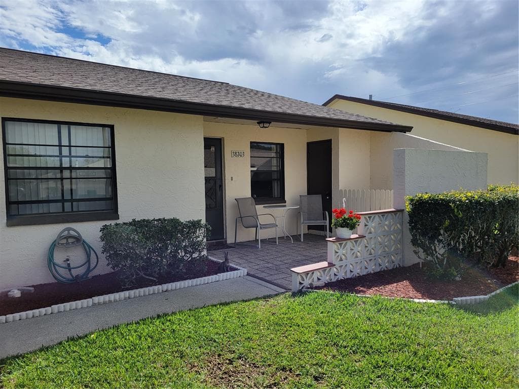 38303 IRONWOOD PLACE UNIT 38303 ZEPHYRHILLS, FL 33542