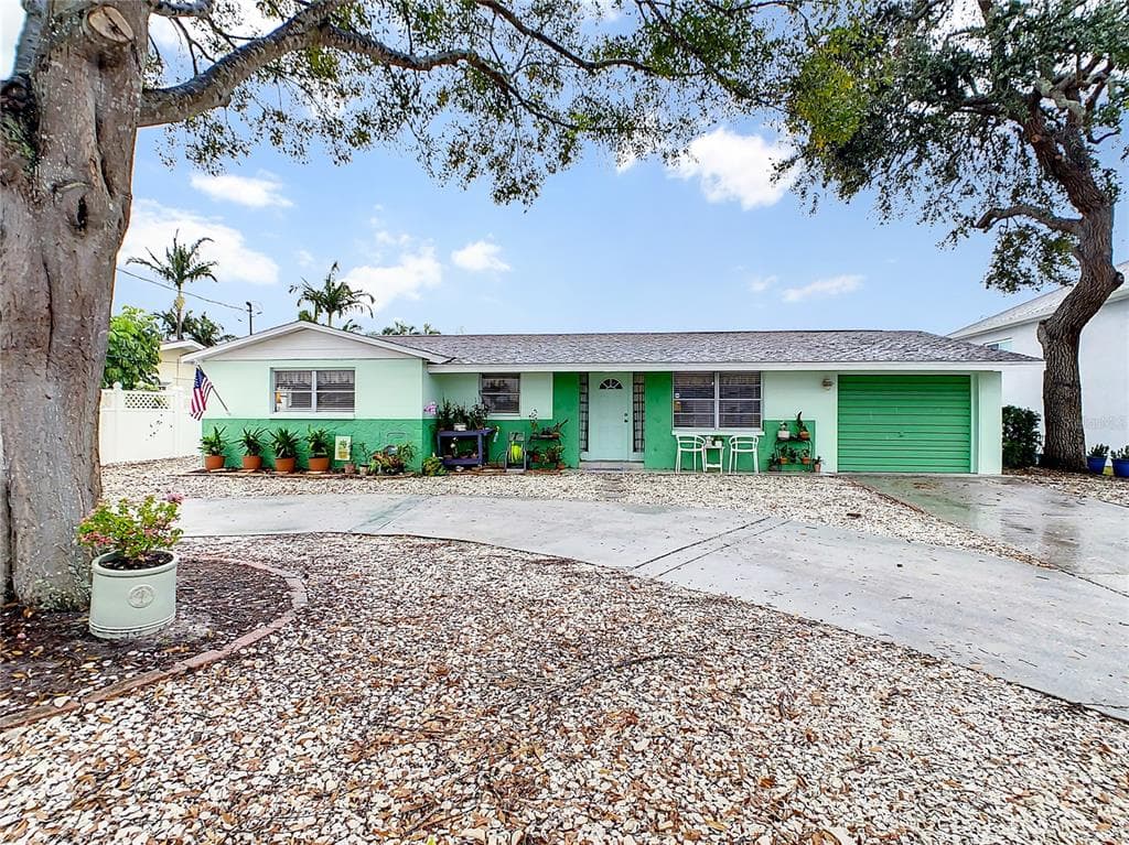 744 GRAN KAYMEN WAY APOLLO BEACH, FL 33572
