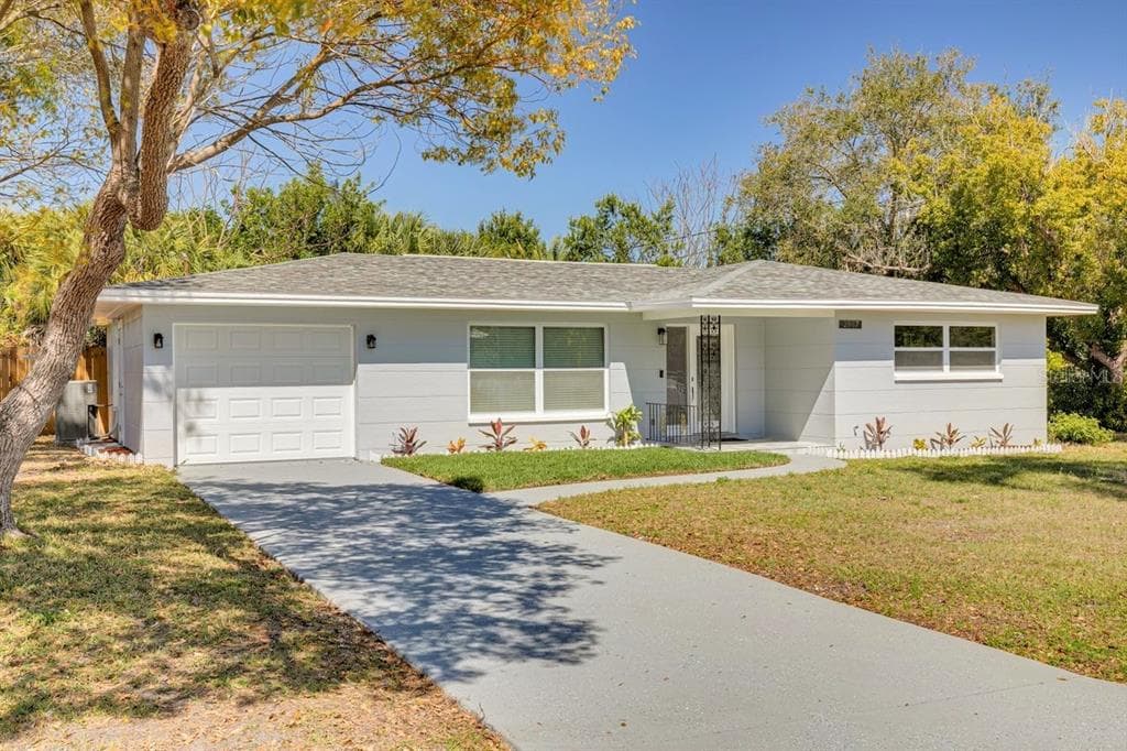 2887 ROSEMARY DRIVE LARGO, FL 33770