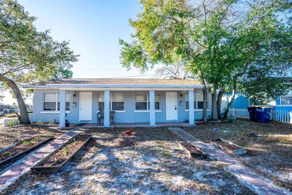 1233 GROVE STREET CLEARWATER, FL 33755