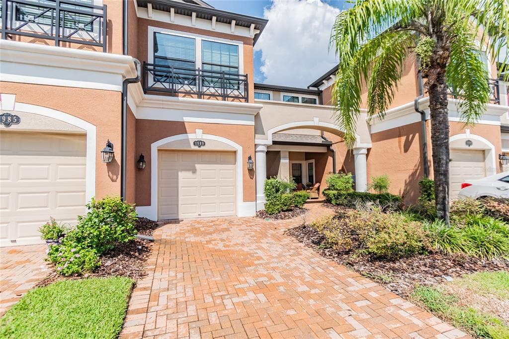 1989 LAKE WATERS PLACE LUTZ, FL 33558
