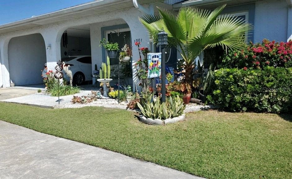 1301 LAMBDETH COURT UNIT 20 SUN CITY CENTER, FL 33573