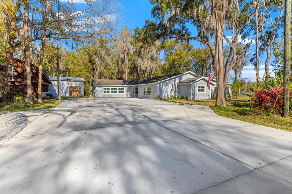 17018 DENNIS ROAD LUTZ, FL 33558
