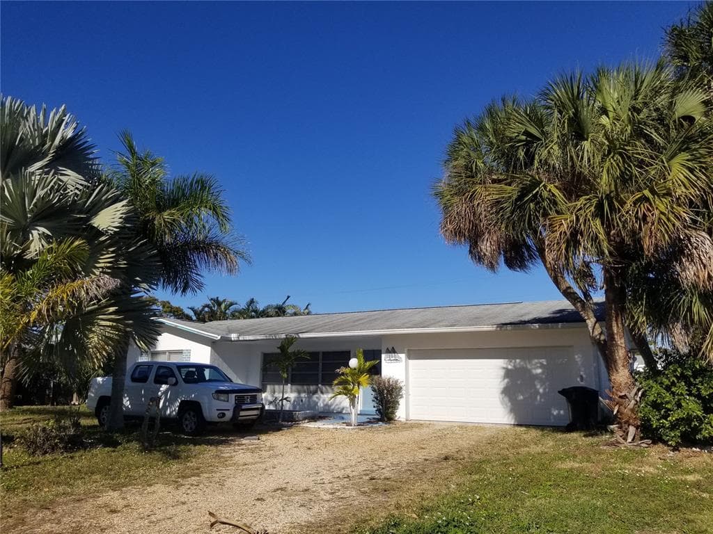 5198 40TH STREET S ST PETERSBURG, FL 33711