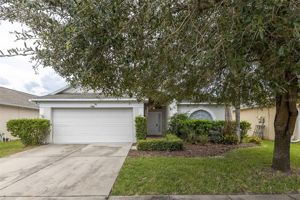 4240 BALMORAL COURT WESLEY CHAPEL, FL 33543