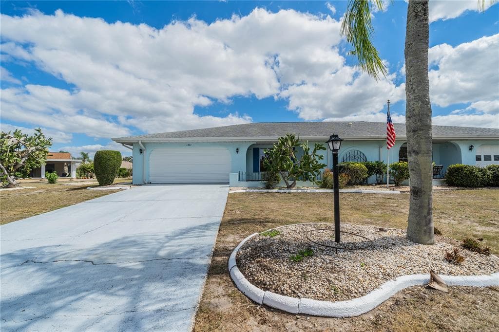 1221 WILD FEATHER LANE SUN CITY CENTER, FL 33573