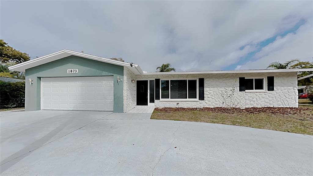 1873 SIERRA CIRCLE S LARGO, FL 33770