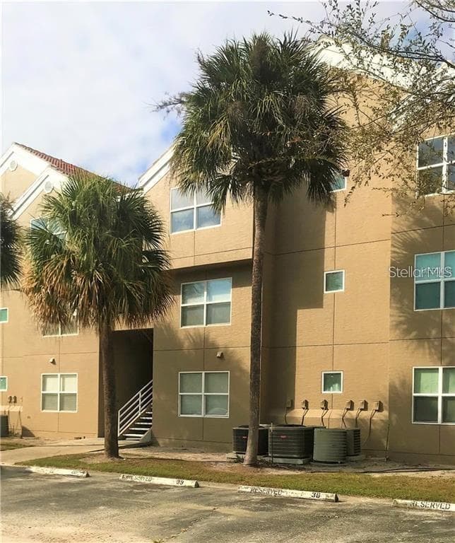 15215 AMBERLY DRIVE UNIT 1010 TAMPA, FL 33647