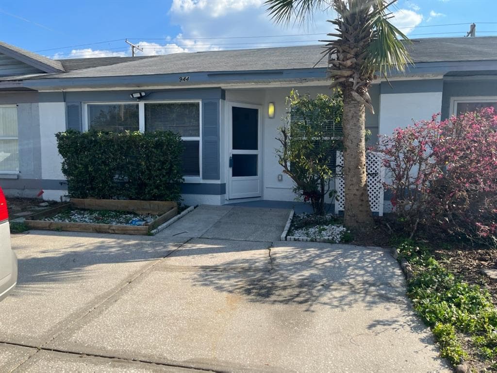 944 BURLWOOD STREET