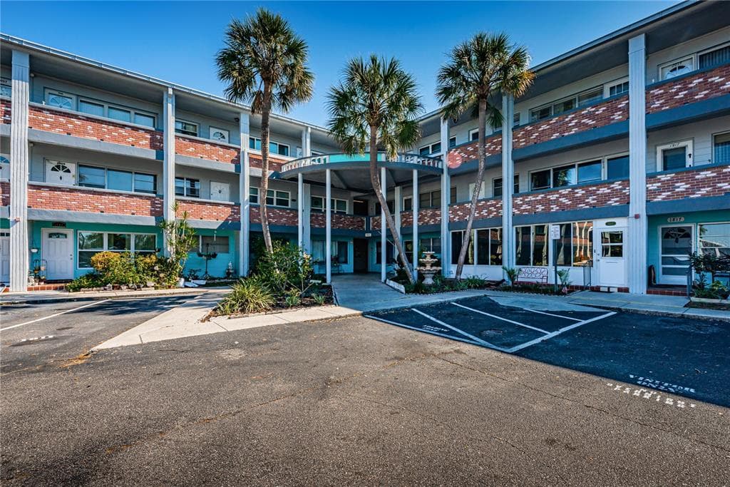 4300 58TH STREET N UNIT 1819 KENNETH CITY, FL 33709