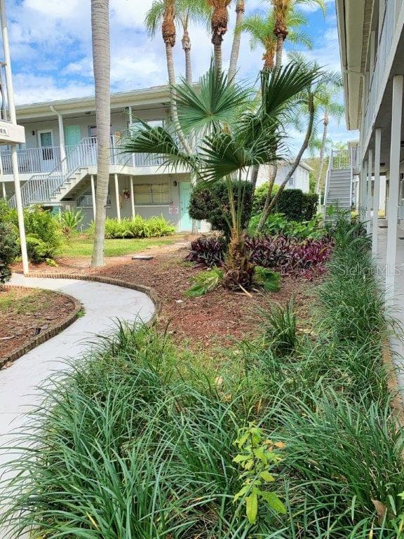 5916 5TH AVENUE N UNIT B5 ST PETERSBURG, FL 33710