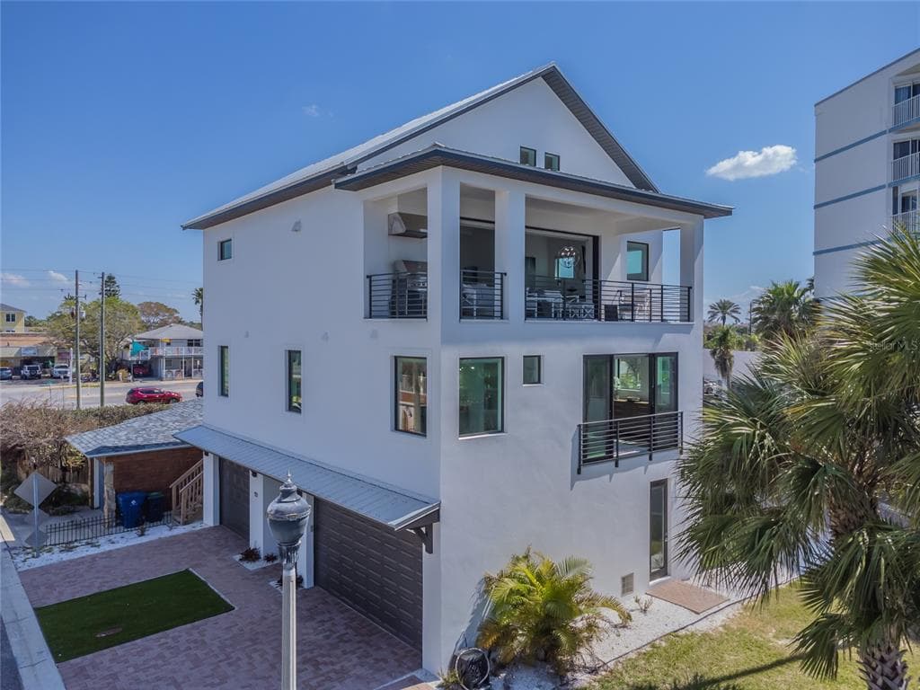 50 181ST AVENUE W REDINGTON SHORES, FL 33708