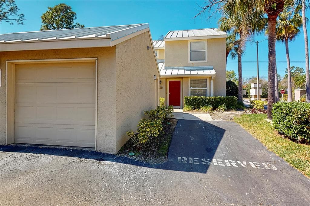 13008 LORNA PLACE TAMPA, FL 33618