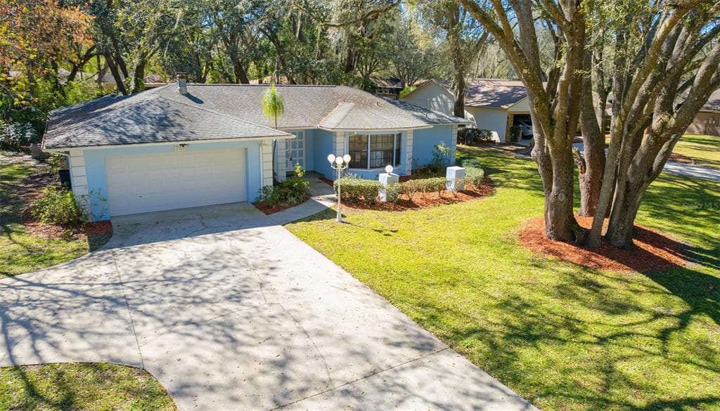 2105 CURRY ROAD LUTZ, FL 33549