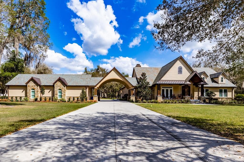 11712 DOE CREEK DRIVE LITHIA, FL 33547