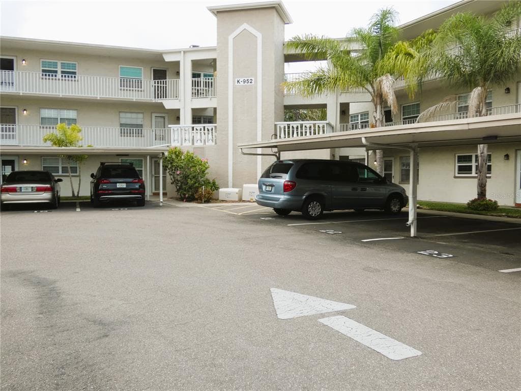 952 VIRGINIA STREET UNIT 208 DUNEDIN, FL 34698