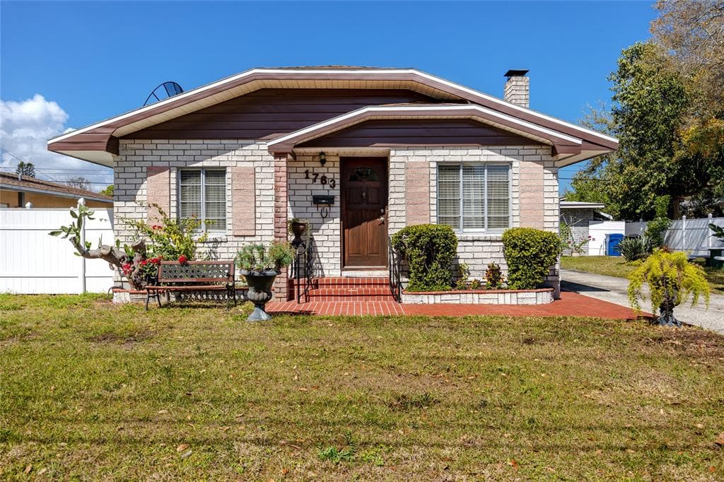 1763 SHORE ACRES BOULEVARD NE ST PETERSBURG, FL 33703