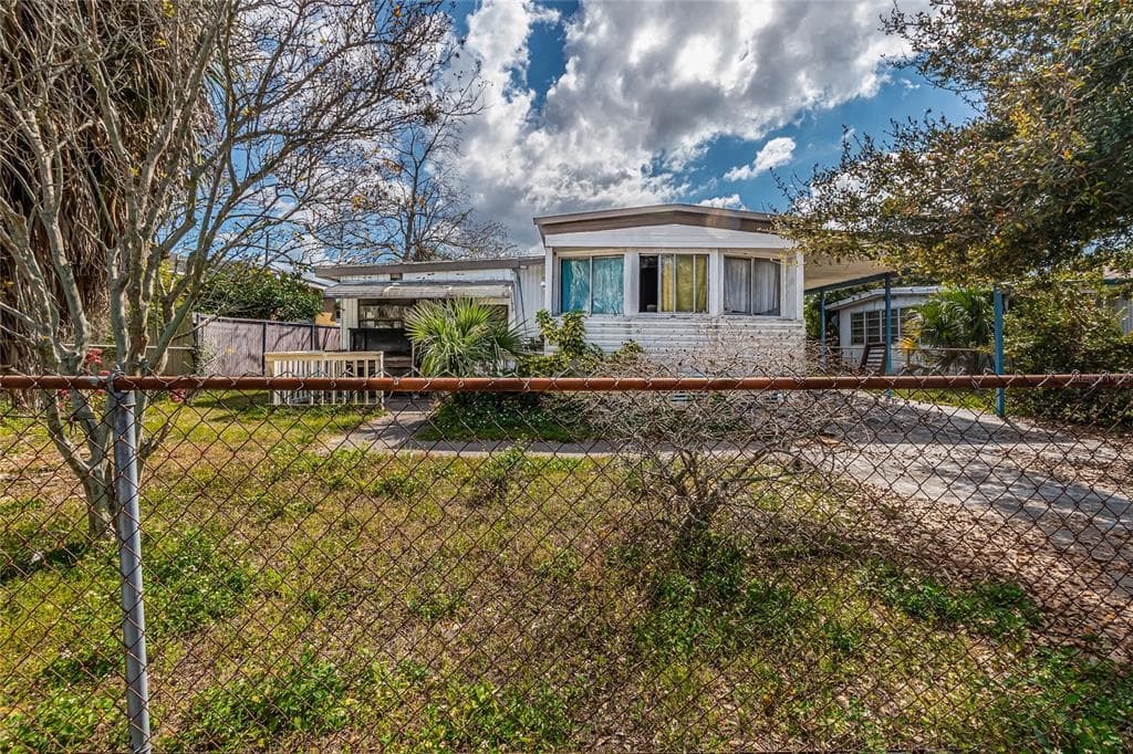 5060 69TH AVENUE N PINELLAS PARK, FL 33781