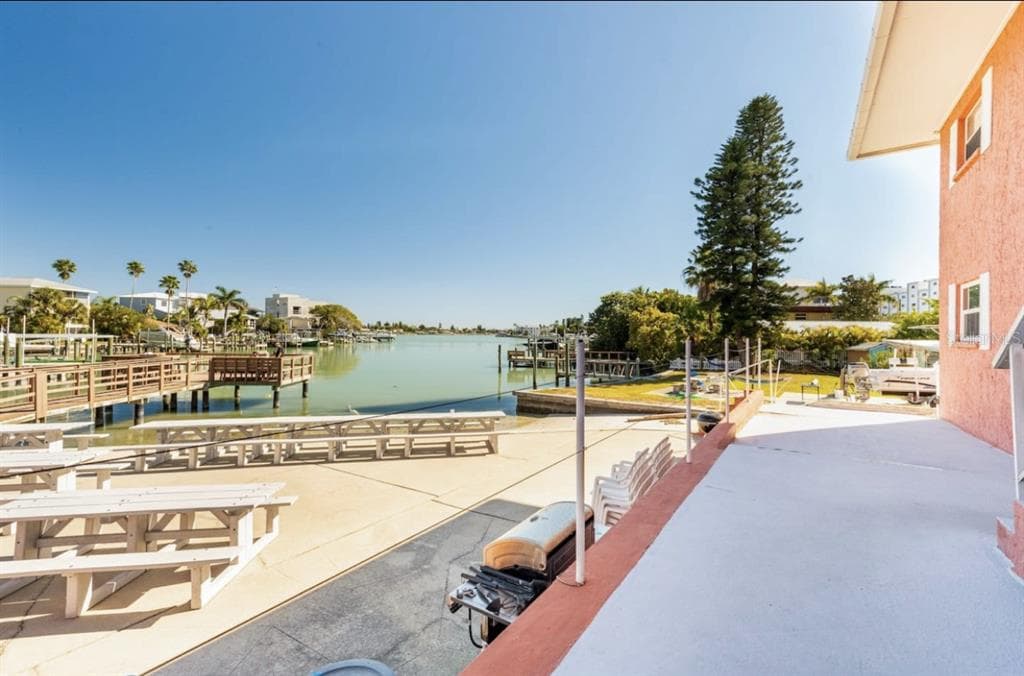 8565 W GULF BOULEVARD UNIT 6S TREASURE ISLAND, FL 33706