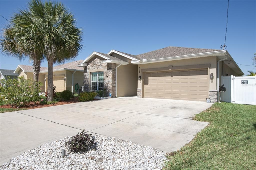 902 8TH AVENUE NW LARGO, FL 33770