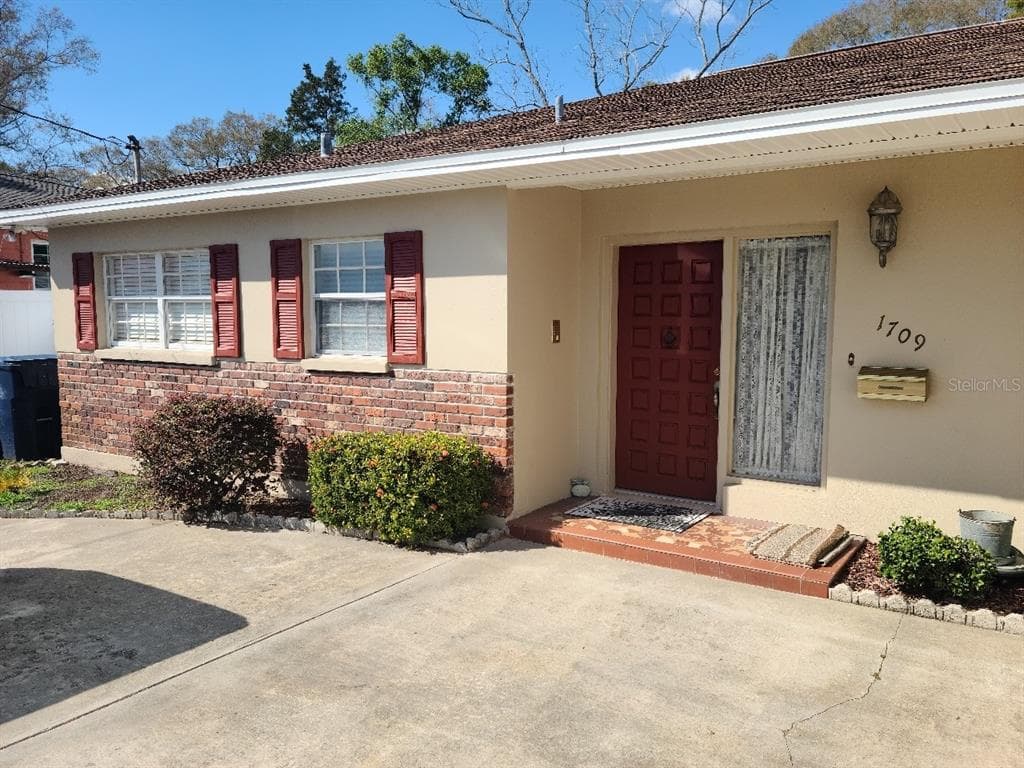 1709 W CRAWFORD STREET TAMPA, FL 33604
