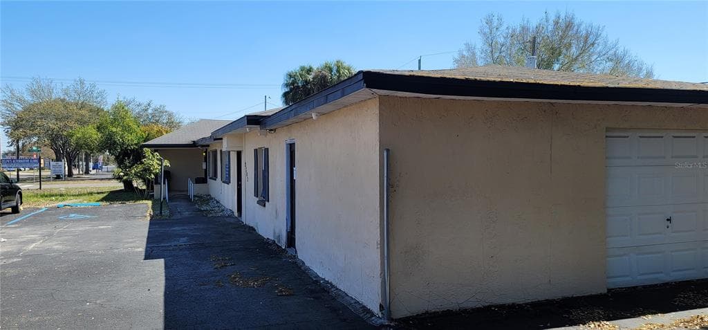 2702 W TAMPA BAY BOULEVARD TAMPA, FL 33607