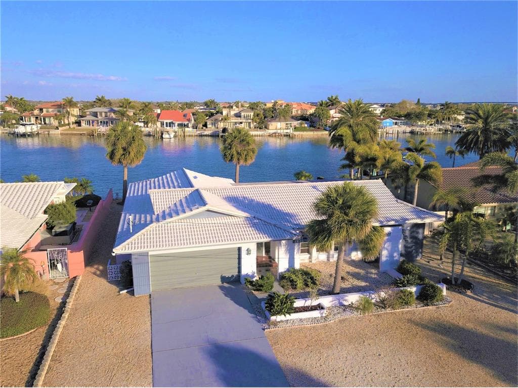 2505 BAYSHORE DRIVE
