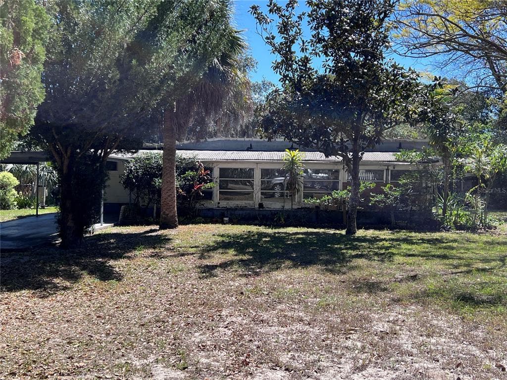 1040 HICKORY LANE HOLIDAY, FL 34691