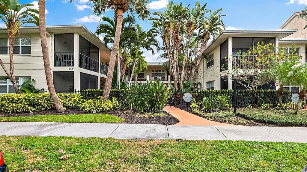 555 3RD STREET N UNIT 2 ST PETERSBURG, FL 33701