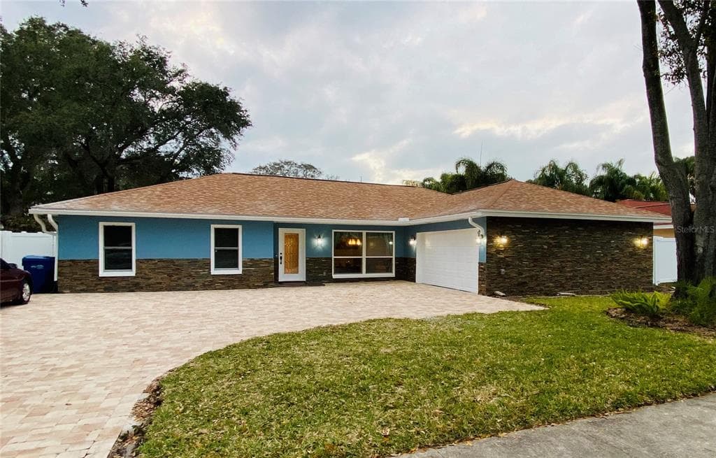 1975 ARVIS CIRCLE W CLEARWATER, FL 33764