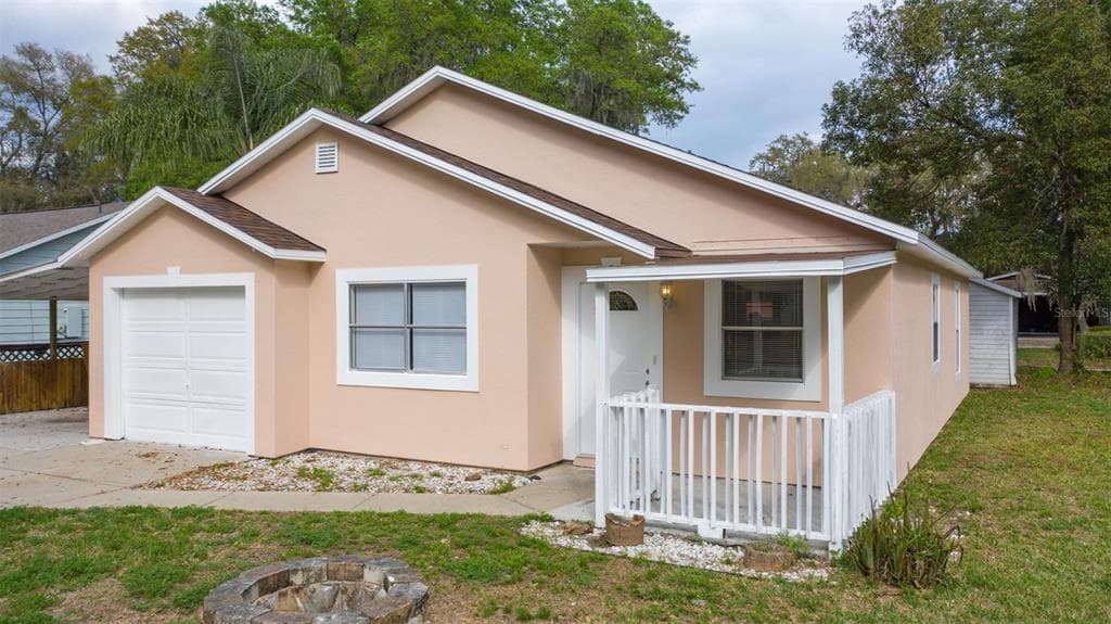 204 DEBORAH AVENUE LEESBURG, FL 34748