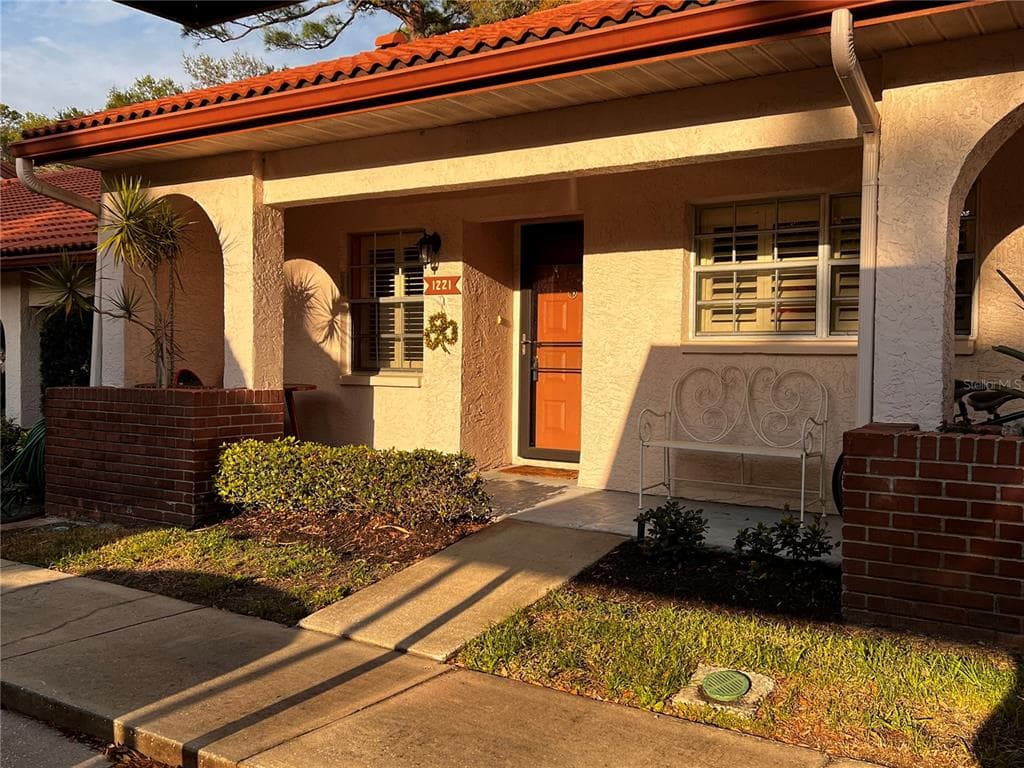 1221 MONTROSE PLACE DUNEDIN, FL 34698
