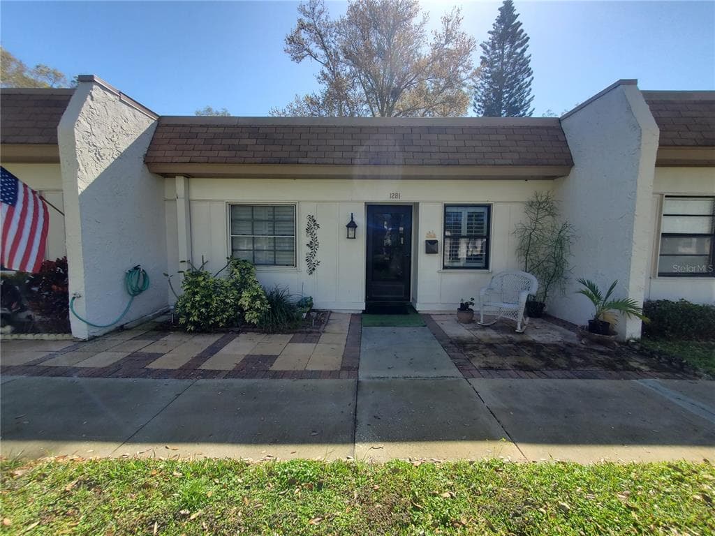 1281 MISSION CIRCLE CLEARWATER, FL 33759