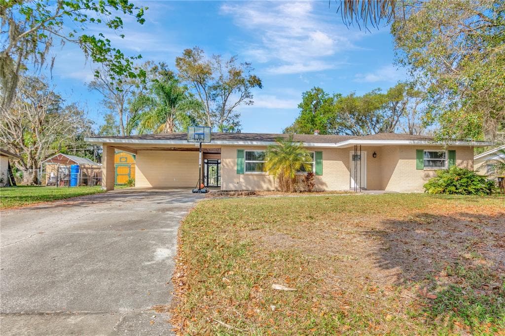 5820 JACARANDA AVENUE LAKELAND, FL 33809