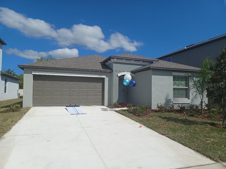 5428 AMARYLLIS GARDEN ST APOLLO BEACH, FL 33572