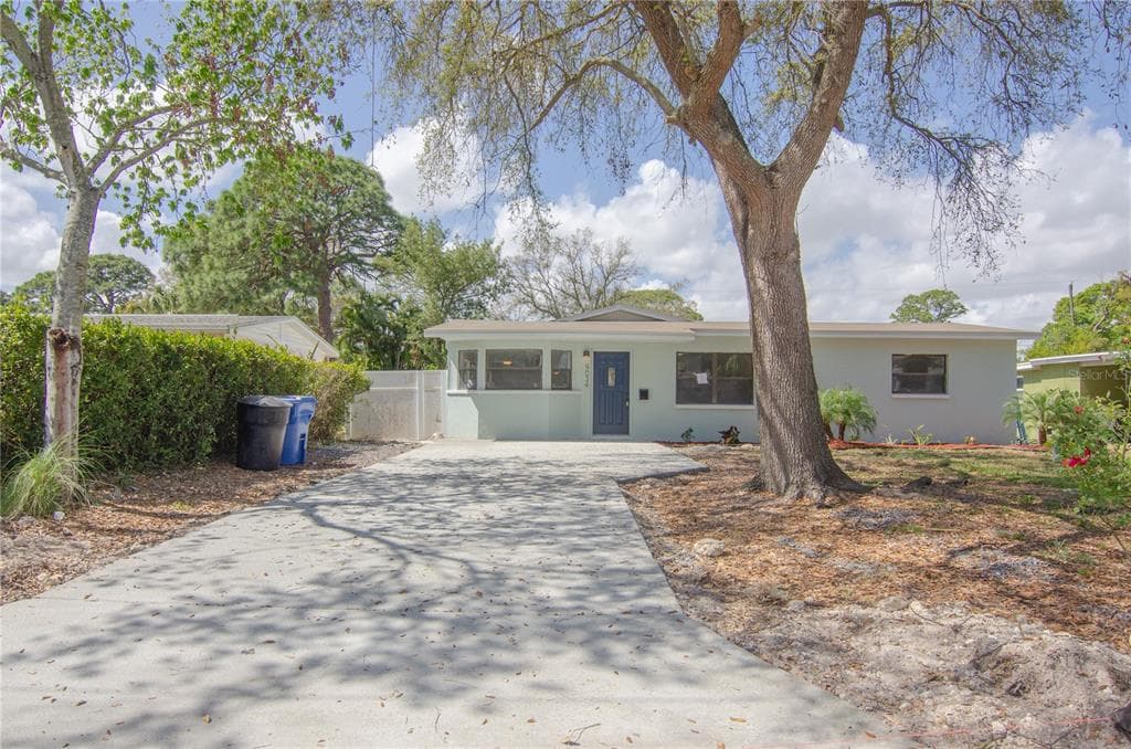 9034 1ST STREET N ST PETERSBURG, FL 33702