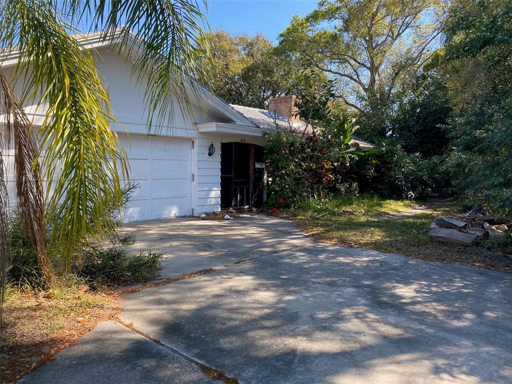 616 MEHLENBACHER ROAD BELLEAIR, FL 33756