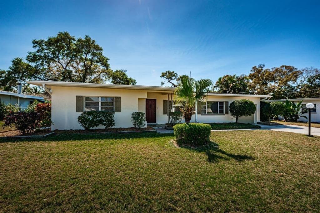 10836 SEMINOLE DRIVE N ST PETERSBURG, FL 33708