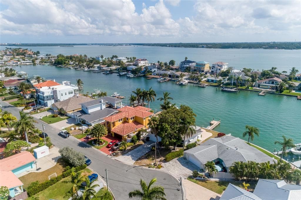 11085 8TH STREET E TREASURE ISLAND, FL 33706