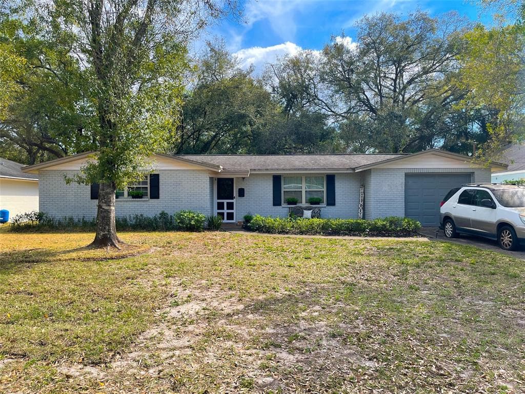 122 SIOBHAN AVENUE TAMPA, FL 33613