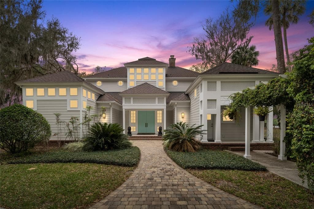 211 WOODBURY TRAIL