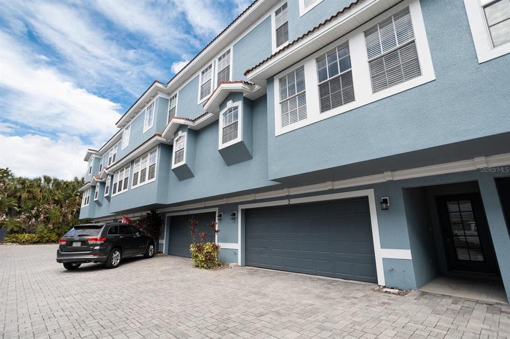 3111 W DE LEON STREET UNIT 3 TAMPA, FL 33609