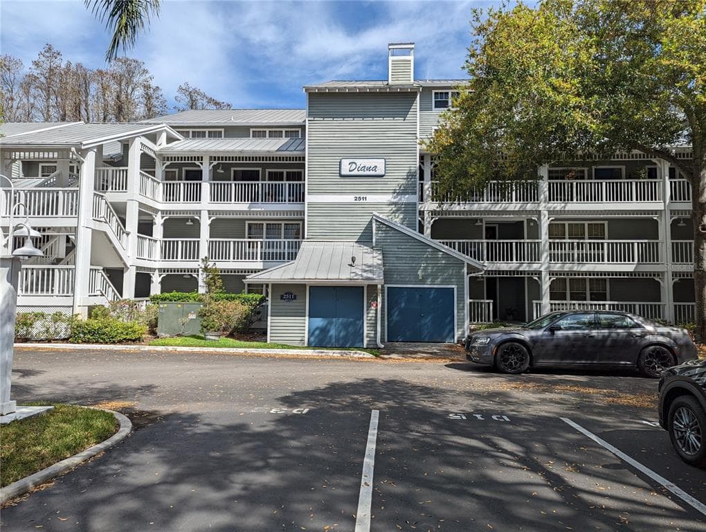 2511 DOLLY BAY DRIVE UNIT 104 PALM HARBOR, FL 34684