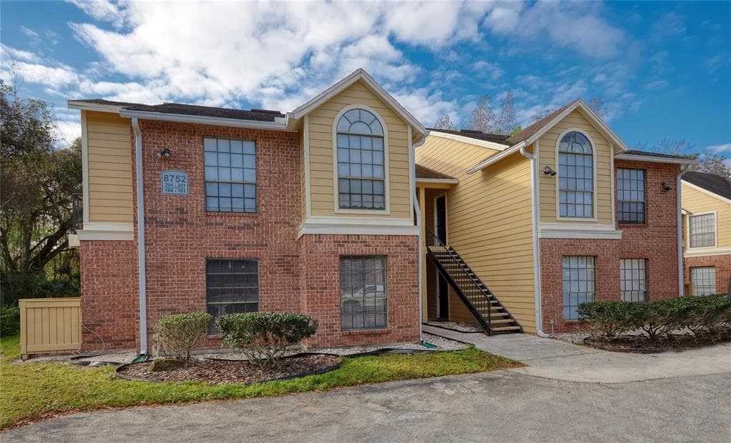 8752 MALLARD RESERVE DRIVE UNIT 102 TAMPA, FL 33614